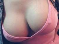 Alev-alev otelde buluşan Munise