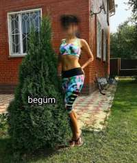 Gösterişli saksocu kız Ayşe