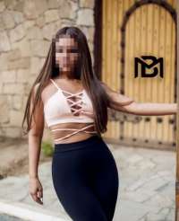 Güzel oral yapan kız Dolunay
