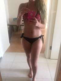 Seksapel saksocu kadın Müjgan